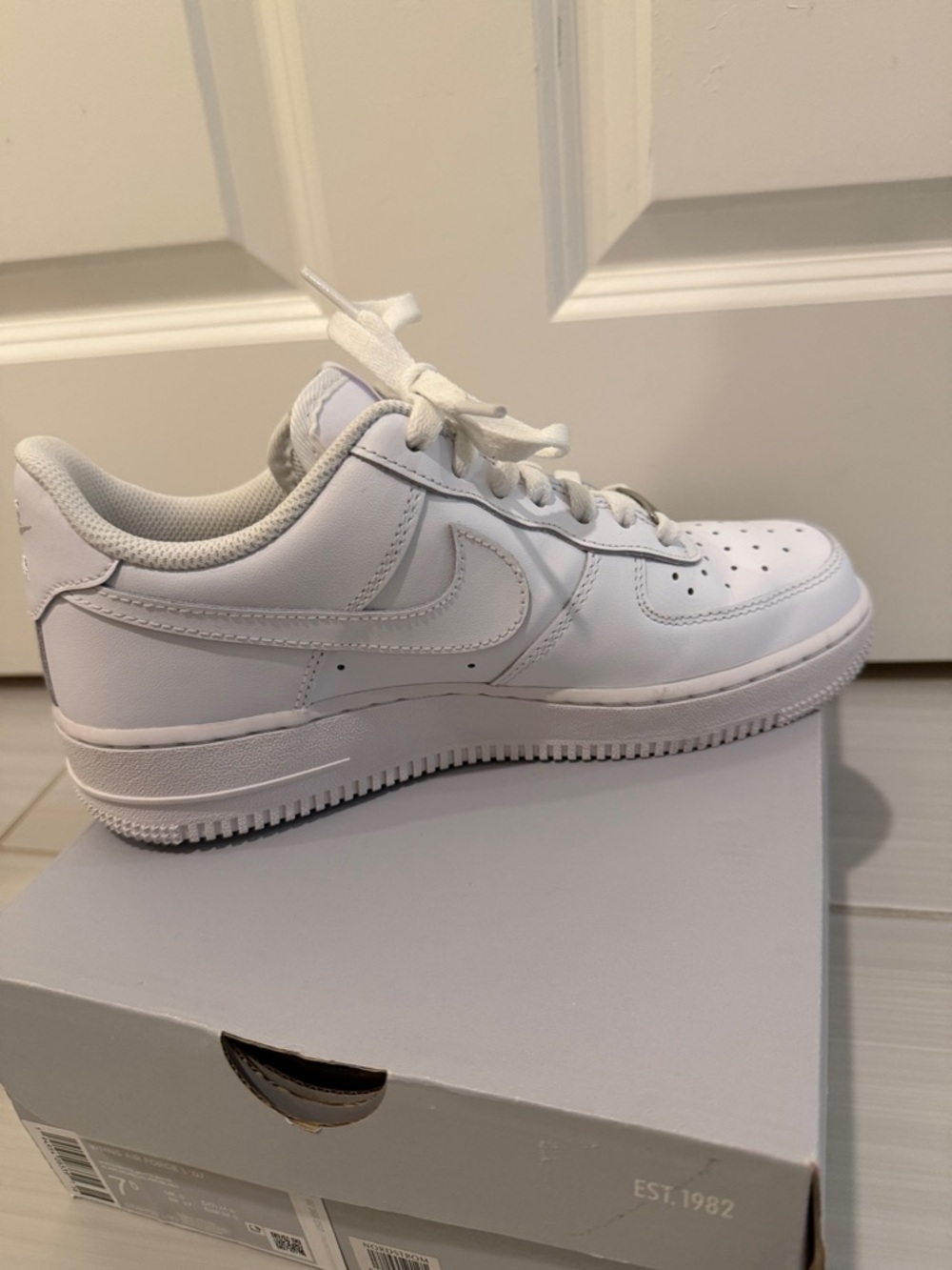Nike women’s AF1 Air Force ones ‘07 - Picture 10 of 15